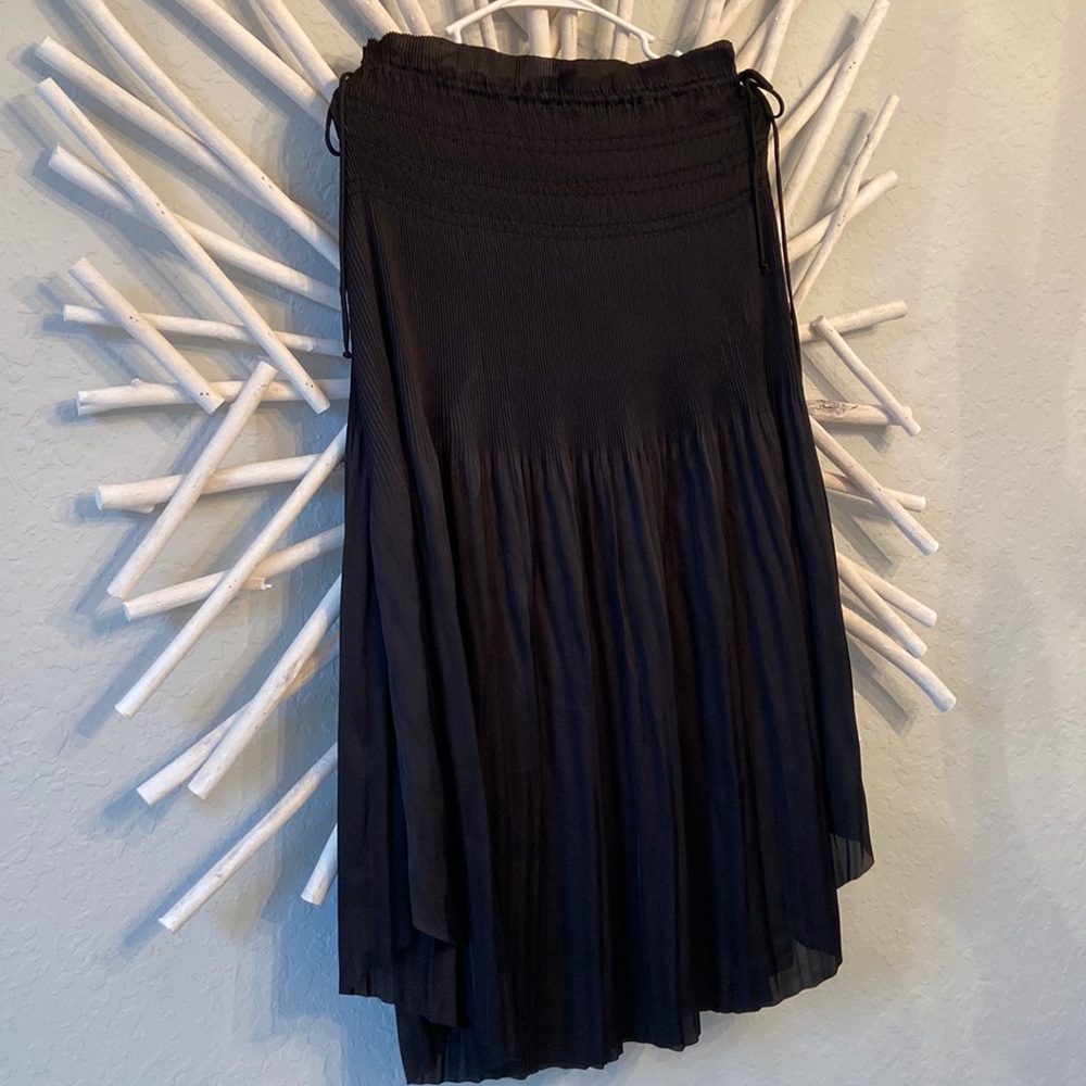 Rachel Zoe Black Pleated Maxi Skirt with tie waist lightweight size L